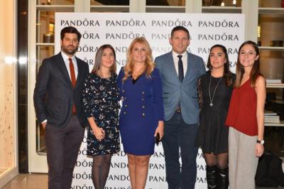 Dünyaca ünlü mücevher markası Pandora'nın kış koleksiyonu tanıtımının yapıldığı davet, Sinem Uğurgün PR ev sahipliğinde gerçekleşti